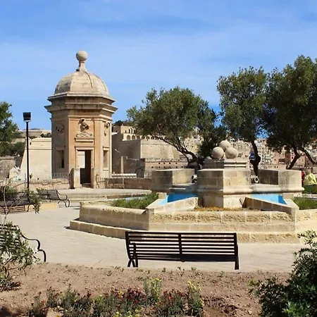 Charming Historic With Rooftop Views Senglea