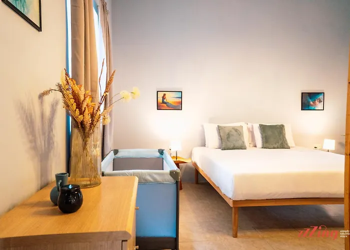 Feriehus Charming Historic With Rooftop Views